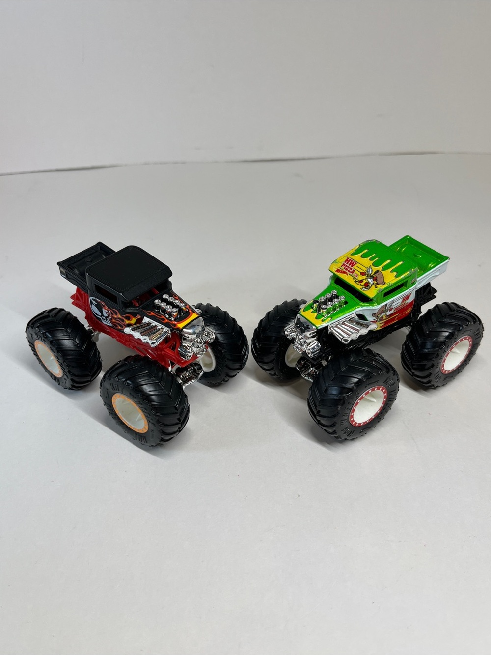 Monster Jam Truck Lot HW Pizza Co. Bone Shaker 1:64 Loose Toy